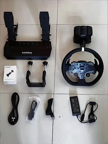 Monitorlar: MOZA Racing sükan və pedallar dəsti – sim yarışları üçün peşəkar həll — 2