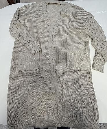 deri jaket: Uzun toxunma kardiqan – bej rəngdə - Model: önü açıq, V-yaxa - Naxış — 2