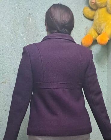 Volkswagen: Qadın qısa palto – tünd bənövşəyi - Model: qısa kəsim, bel xətti — 2