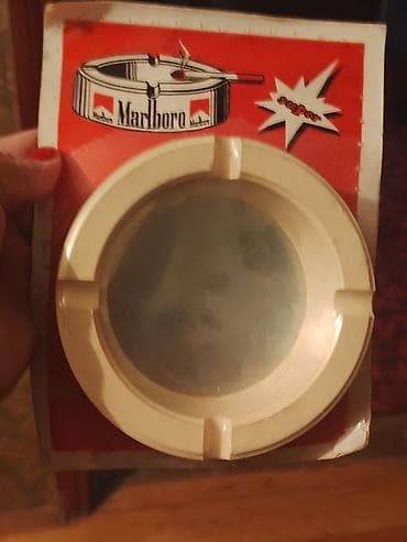 Şamdanlar: Marlboro logolu kül qabı - Brend: Marlboro - Material: sərt plastik - — 2