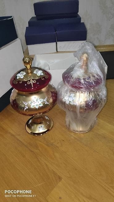 granat: Ikisi 200₼
Bohemia orijinal qranat 200₼ cütü1980 il — 1