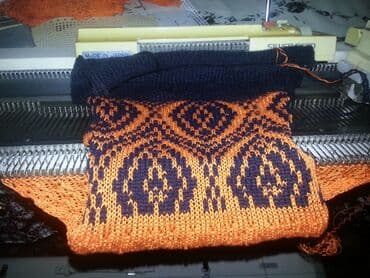 TV və video: Silver Reed toxucu maşınka yapon malı perfekartayla naxış vuran — 2