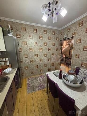 2 mərtəbəli həyət evləri: İki mərtəbəli həyət evi - Ümumi plan: 2 mərtəbə, balkonlu fasad — 6