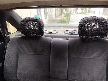 bemve ef 10: Opel sedan, mavi rəng. 4 qapı, lyuklu dam. Mexaniki sürətlər qutusu — 3