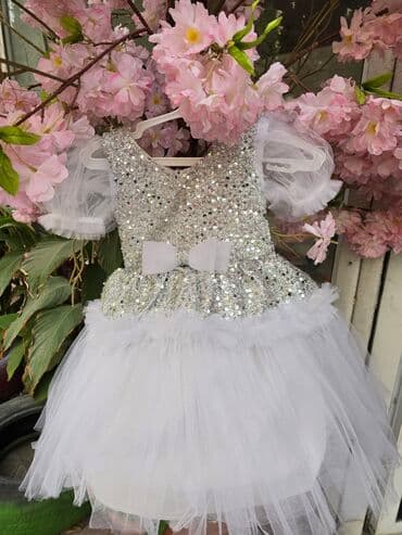 Qız uşaqları üçün zərif ziyafət paltarları Model 1 – Gümüş/ağ: 10 azn lalafo.az -da Qız uşaqları üçün zərif ziyafət paltarları Model 1 – Gümüş/ağ: 10 azn