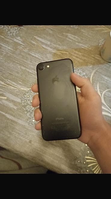ikinci el iphone se: IPhone 7, 32 GB, Qara, Barmaq izi — 2