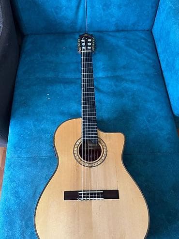 gitara: Gitaranın markası şəkillərdə yazılıb sadəcə kosmetik problemləri var — 1