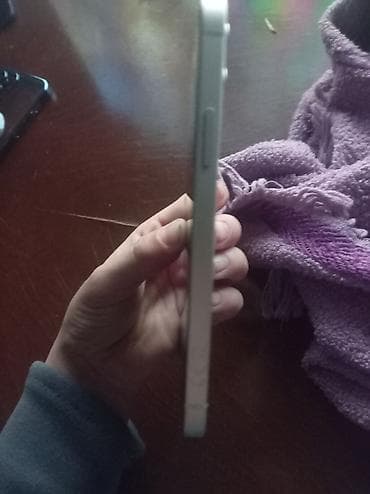 planşet telfon: Metasalam l korpuslu smartfon Xüsusiyyətlər: - Düz, kənarları kəsik — 5