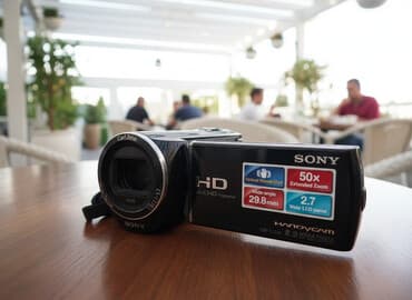 внешний аккумулятор: Видеокамера Sony SX280E. состояние полностью рабочее.Продаю без карты — 1