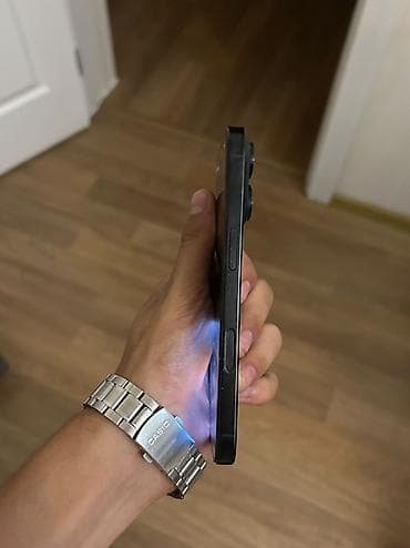 sazz problem: IPhone 16 Pro, 256 GB, Black Titanium, Barmaq izi, Simsiz şarj, Face ID — 1