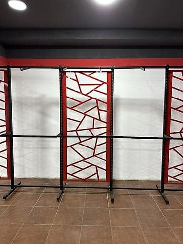 stend vitrin: Mağaza vitrin stendi – metal asqı sistemi - Material: Tamamı möhkəm — 2