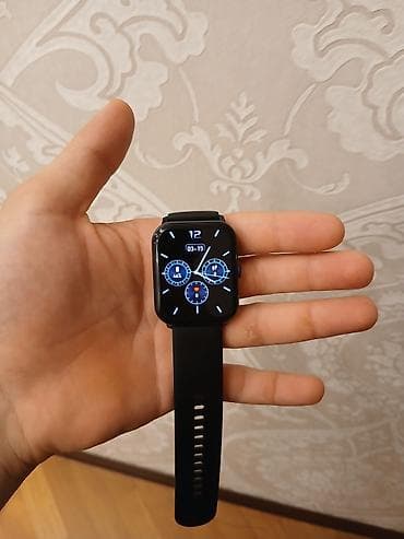 iphone x ekran: Ağıllı saat – düzbucaqlı ekranlı, qara silikon kəmərli model. yeni di — 2