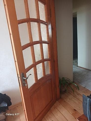 kilimlər: Şüşəli taxta otaq qapısı - Material: təbii ağac (laklı). - Dizayn — 2