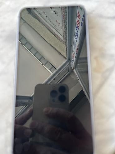 Məhsul: Samsung A55 - Rəng: Ağ çərçivə (ön hissə), arxa tərəfdə tünd — 2