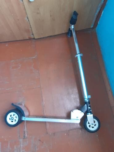 Təkərli şosse skuter (ayaqla idarə olunan) - Material: yüngül