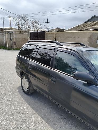 ford tranzit 1998: Opel Astra: 1.6 l | 1996 il Universal — 3