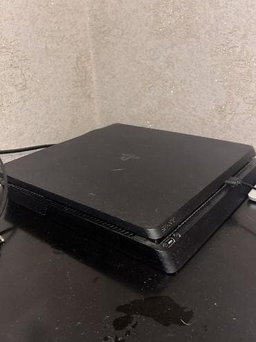 Видеоигры и приставки: Salam ps4 slim satılır gəşəy vəziyəttədi səssiz işdiyir necə ildi — 3