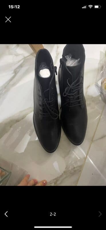 Ölçü: 39, rəng - Qara, Yeni