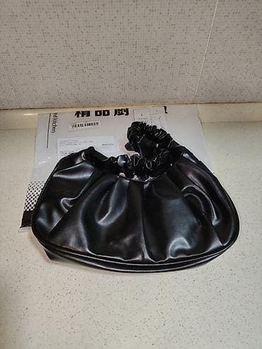 Qol saatları və aksesuarlar: Qara faux dəri qolçin/çiyin çantası - Material: parlaq süni dəri (PU) — 1