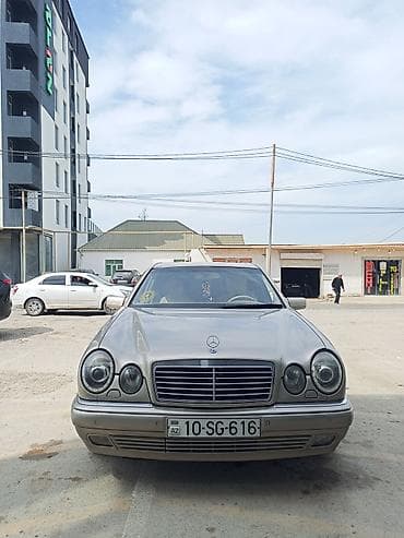 Mercedes-Benz E 280: 2.8 l | 1997 il Sedan