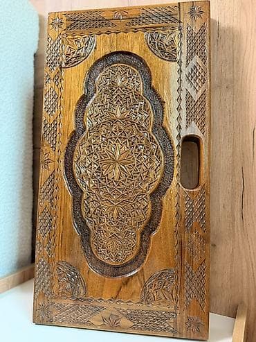 Əl oyma naxışlı taxta nərd dəsti - Material: bərk ağac tam taxtadan