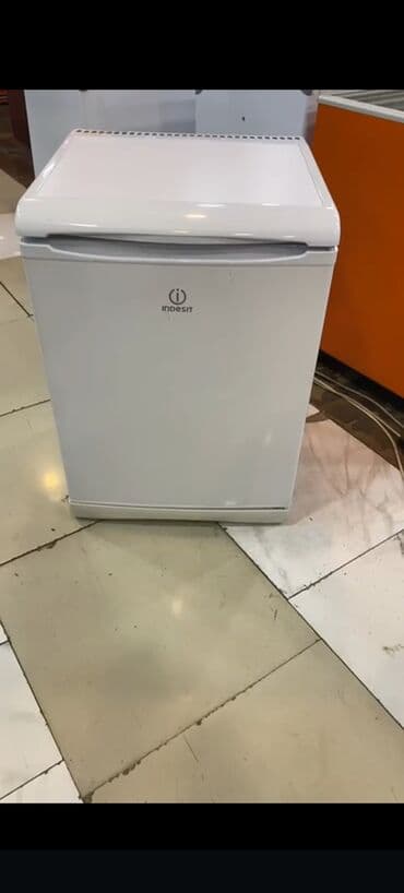 Separatorlar: Mini Indesit Soyuducu Satılır, rəng - Ağ — 1