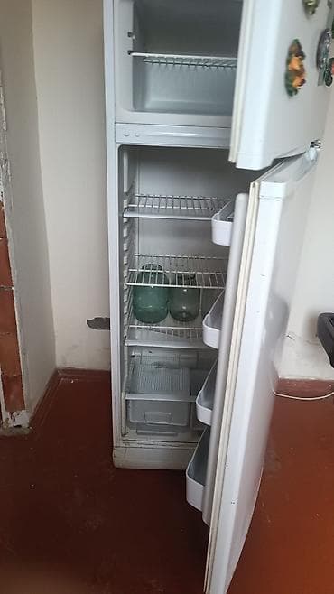 магазин "аристон" в баку: Soyuducu INDESITi 2 ildir alinib.Evden satis. Qiymet 200 azn. Unvan — 3