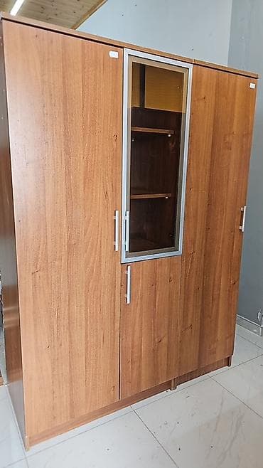 Üç qapılı paltar dolabı - Material: ağac teksturalı laminat/MDFlam - at lalafo.az Üç qapılı paltar dolabı - Material: ağac teksturalı laminat/MDFlam -