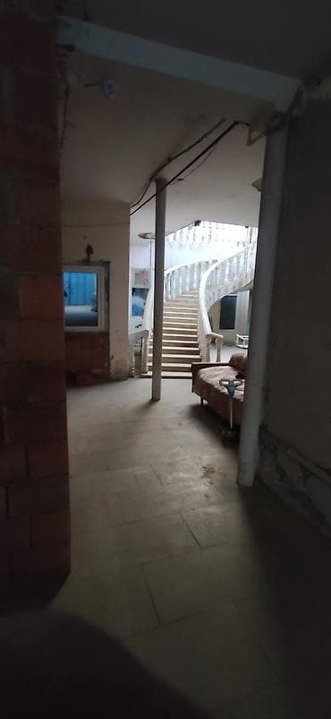 buzovnada ev satilir: Bakıxanov qəs. 9 otaq, 180 kv. m, Kredit var, Orta təmir — 6