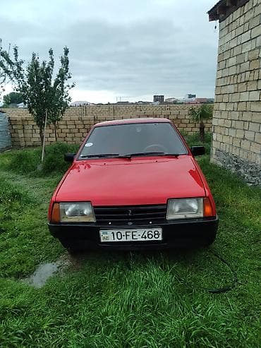 avtomobil kreditle: Qırmızı rəngdə 5 qapılı hetçbek. Model: Lada Samara (VAZ-2109) tipli — 3