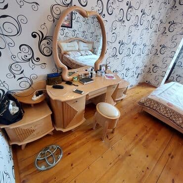 qiz ucun kravatlar: 2 təknəfərlik çarpayı, Dolab, Komod, 2 tumba, Çin, İşlənmiş — 2