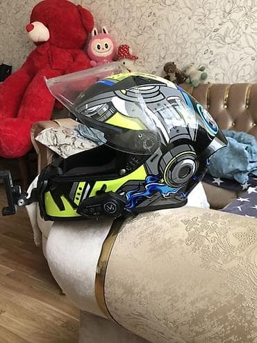 volqa matoru: Məhsul: Vega tam üzlü motosiklet dəbilqəsi. Sağ tərəfdə — 2