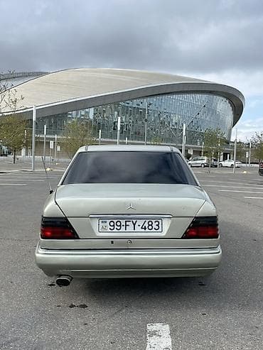 mercedes sukan: Mercedes-Benz W124: 2 l | 1994 il Sedan — 3