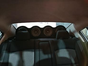 qapi zili: Mazda 3 sedan - Kuzov: sedan, tünd-boz rəng - Mühərrik: benzin (detal — 6