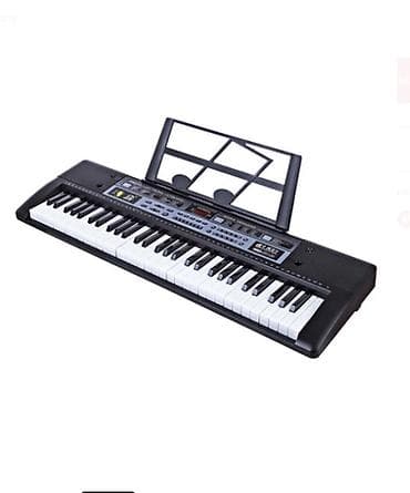 Bu 61 düyməli elektron piano həm peşəkar görünüşü, həm də zəngin