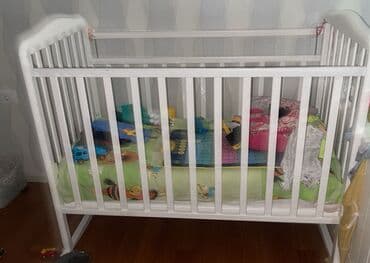 Oğlan və qız üçün, Dördbucaq, Beşik, Dəstsiz, Matras ilə, Yellənmə mexanizmsiz