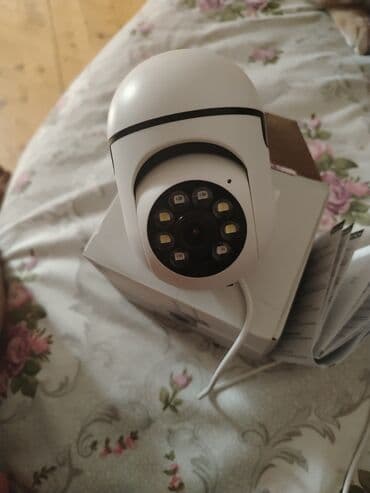 insta 360 qiymeti: Ağ rəngli, fırlanan korpuslu təhlükəsizlik kamerası. Led işiq, gecə — 4