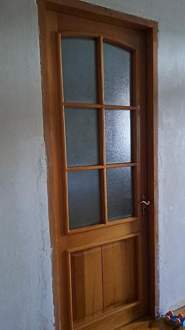 taxta: Cemi 280 man. Taxta iç qapılar – şüşəli klassik model. Unvan — 2