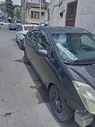 mikroavtobus satisi: Toyota Prius (2-ci nəsil) hibrid hatchback - Gövdə: 5 qapılı — 2