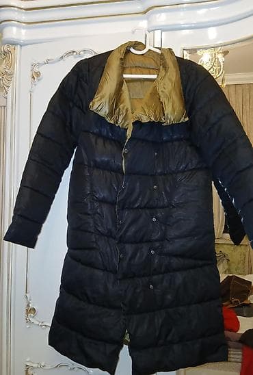 Qadınlar üçün uzun şişmə palto - Rəng: tünd lacivərn/qaraya yaxın, iç