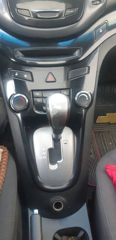 chevrolet malibu qiymeti: Chevrolet Orlando: 1.8 l | 2012 il 146000 km Van/Minivan — 9