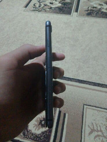 kondisioner hisseleri: IPhone 8, 64 GB, Qara, Qırıq — 4