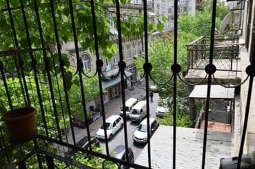 9 ci mikrorayon satilan evler: Bakı, 3 otaqlı, Köhnə tikili, m. 28 may, 90 kv. m — 10