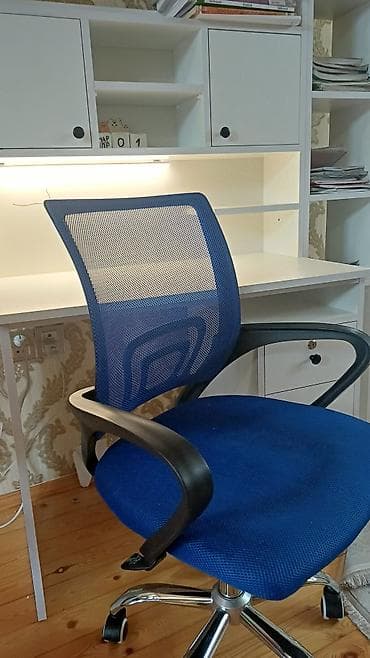 antikvar mebel: Yazı masası kreslo ilə biryerdə satılır. Normal vəziyyətdədir, az — 4