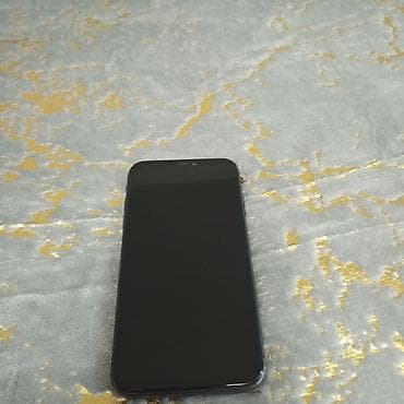 iphone 11 korpus: IPhone 11, Qara — 1