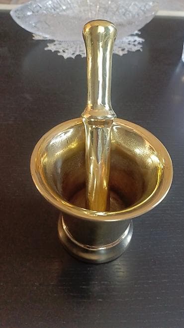 metbex ewyalari: Qədimi,bürüncdən hazırlanmış həvəng və dəstə. Xüsusiyyətlər: - — 8