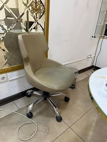 Manikür/estetik salonu üçün iş masasının dəsti - Şüşə səthli, dalğalı — 2