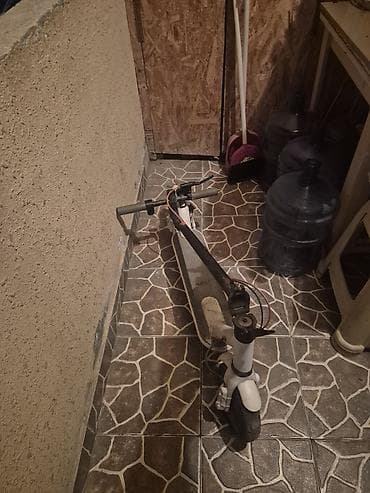 elekt: Salam skuter elekturondur ve suret25 km20dir 800azn alinib skuterin — 3