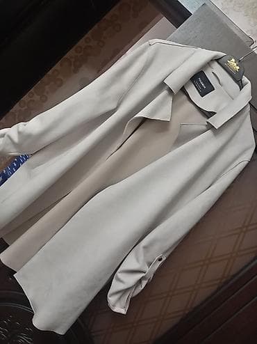 PULL&BEAR qadın üst geyimi – açıq boz rəngdə, minimal dizaynlı — 1