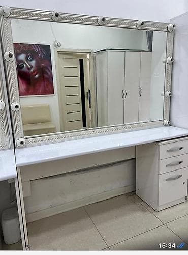 Salon masaları: İşlənmiş, Makiyaj üçün masa, Güzgülü — 1